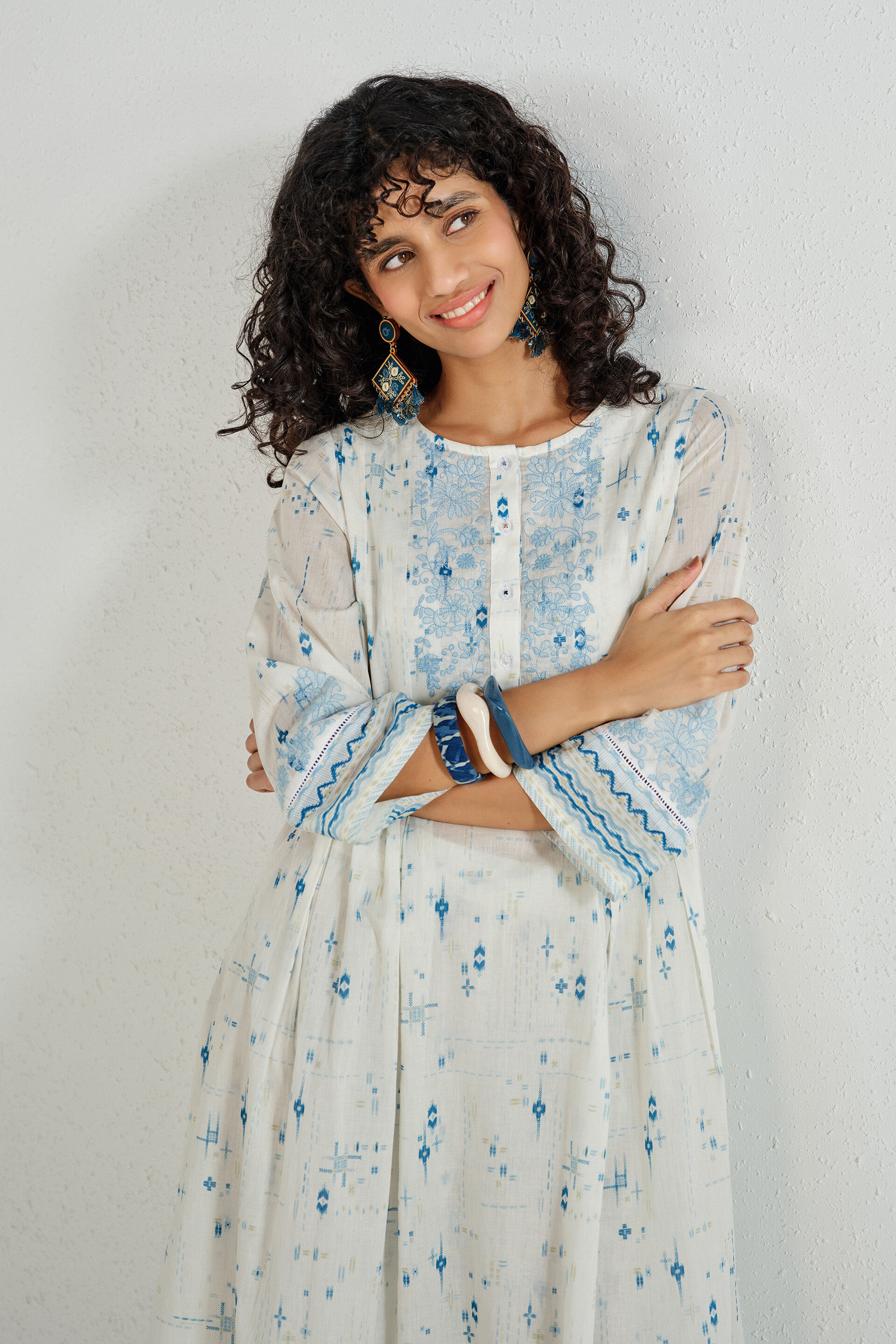 Safed Embroidered Cotton Kurta Set, White, image 2